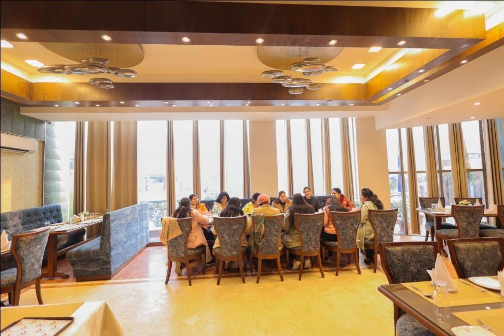 Hotel The Amaris Rishīkesh Extérieur photo